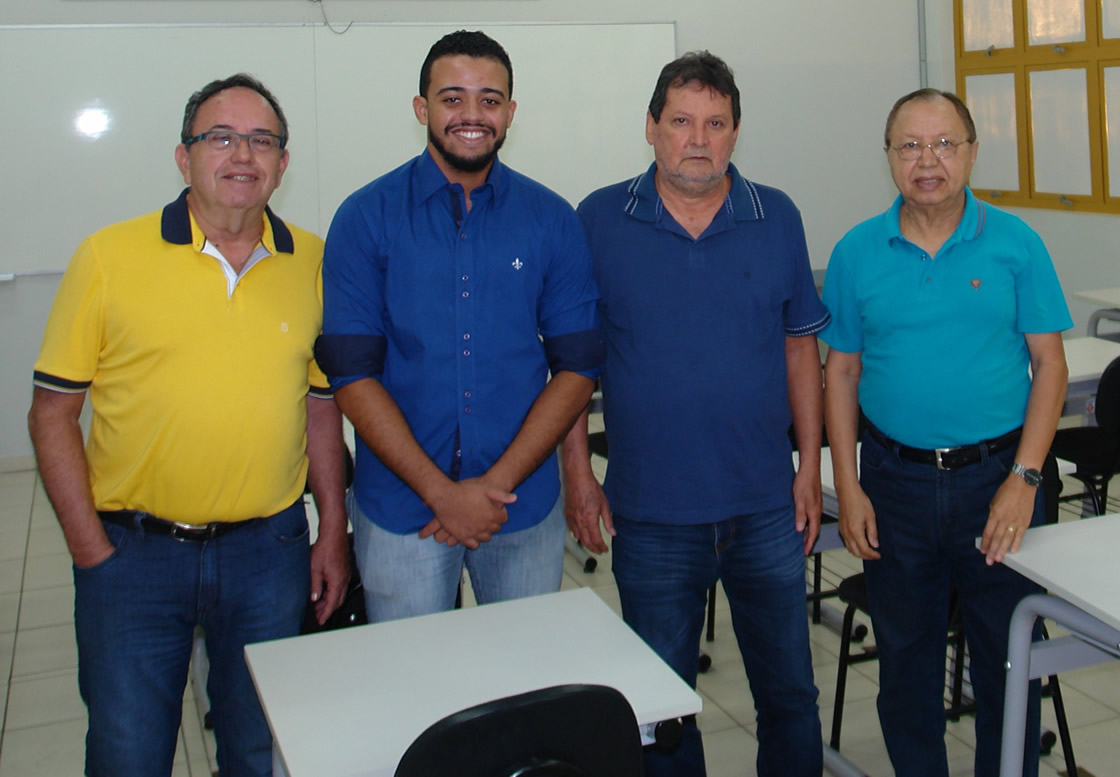 Flávio Moreira, diretor das Faculdades; Samora Messias, Regino Gimarães e Norival Nunes da Silva.
